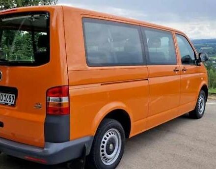Оранжевый Фольксваген Transporter, объемом двигателя 2 л и пробегом 272 тыс. км за 9000 $, фото 2 на Automoto.ua