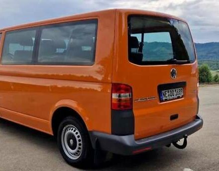 Оранжевый Фольксваген Transporter, объемом двигателя 2 л и пробегом 272 тыс. км за 9000 $, фото 5 на Automoto.ua