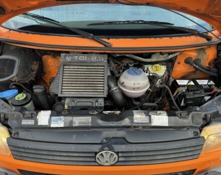 Оранжевый Фольксваген Transporter, объемом двигателя 2.5 л и пробегом 305 тыс. км за 3700 $, фото 13 на Automoto.ua