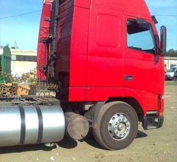 Червоний Вольво 140, об'ємом двигуна 2 л та пробігом 950 тис. км за 10000 $, фото 1 на Automoto.ua