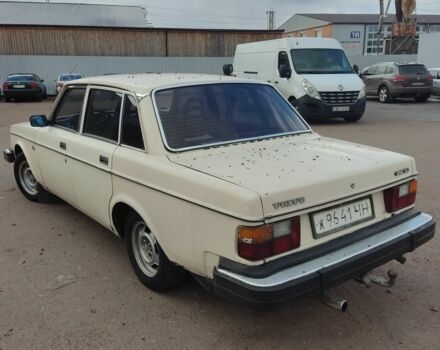 Белый Вольво 240, объемом двигателя 0 л и пробегом 350 тыс. км за 800 $, фото 2 на Automoto.ua