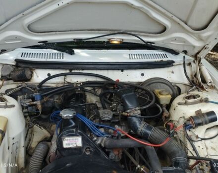 Белый Вольво 240, объемом двигателя 2 л и пробегом 470 тыс. км за 700 $, фото 8 на Automoto.ua