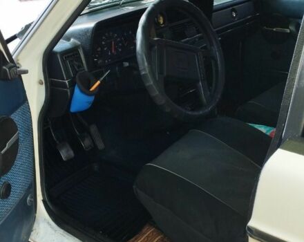 Белый Вольво 240, объемом двигателя 2 л и пробегом 470 тыс. км за 700 $, фото 4 на Automoto.ua