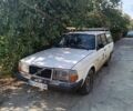Белый Вольво 240, объемом двигателя 2.4 л и пробегом 300 тыс. км за 1305 $, фото 1 на Automoto.ua