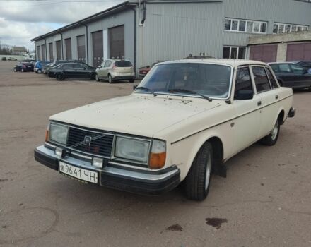 Белый Вольво 240, объемом двигателя 0 л и пробегом 350 тыс. км за 800 $, фото 1 на Automoto.ua