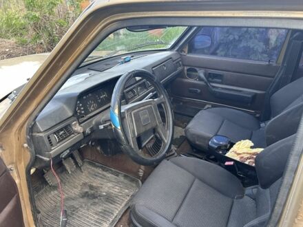 Вольво 240 1979 в Харькове на Automoto.ua Бежевый Вольво 240, объемом двигателя 2 л и пробегом 219 тыс. км за 2000 $, фото 1 на Automoto.ua
