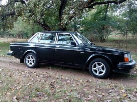 Черный Вольво 244, объемом двигателя 2.13 л и пробегом 200 тыс. км за 1500 $, фото 1 на Automoto.ua