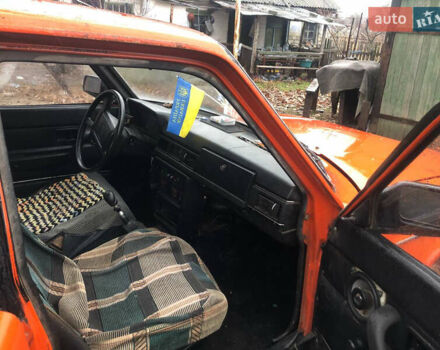 Червоний Вольво 244, об'ємом двигуна 2.1 л та пробігом 500 тис. км за 236 $, фото 7 на Automoto.ua