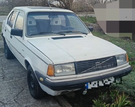 Белый Вольво 340, объемом двигателя 2 л и пробегом 999 тыс. км за 313 $, фото 1 на Automoto.ua