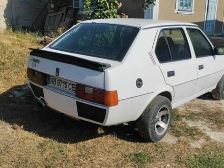 Белый Вольво 340, объемом двигателя 1.4 л и пробегом 100 тыс. км за 700 $, фото 1 на Automoto.ua