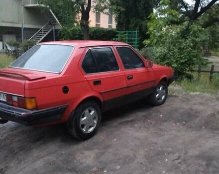 Червоний Вольво 340, об'ємом двигуна 1.7 л та пробігом 300 тис. км за 800 $, фото 1 на Automoto.ua