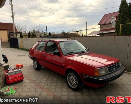Красный Вольво 340, объемом двигателя 1.4 л и пробегом 190 тыс. км за 650 $, фото 1 на Automoto.ua