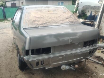 Серый Вольво 340, объемом двигателя 1.6 л и пробегом 250 тыс. км за 565 $, фото 1 на Automoto.ua