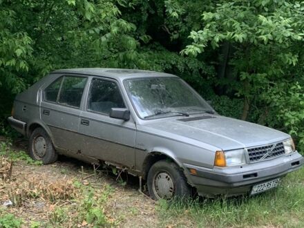 Сірий Вольво 340, об'ємом двигуна 0 л та пробігом 200 тис. км за 300 $, фото 1 на Automoto.ua