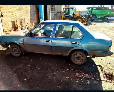 Синий Вольво 340, объемом двигателя 1.4 л и пробегом 0 тыс. км за 800 $, фото 1 на Automoto.ua