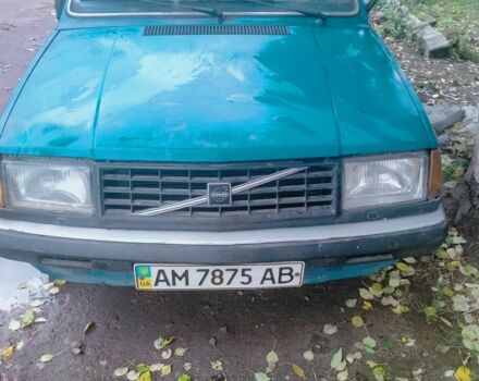 Синий Вольво 340, объемом двигателя 2 л и пробегом 300 тыс. км за 875 $, фото 1 на Automoto.ua