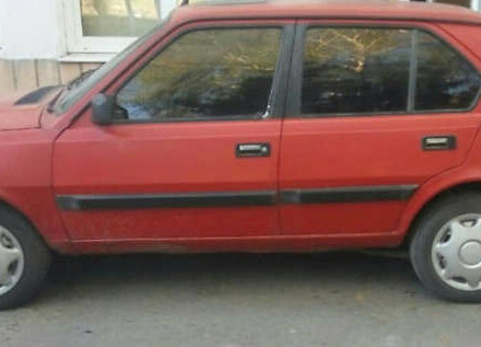 Вольво 360 1987 в Ровно на Automoto.ua Красный Вольво 360, объемом двигателя 2 л и пробегом 167 тыс. км за 500 $, фото 1 на Automoto.ua
