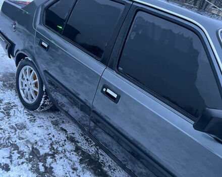 Сірий Вольво 360, об'ємом двигуна 2 л та пробігом 200 тис. км за 1354 $, фото 3 на Automoto.ua