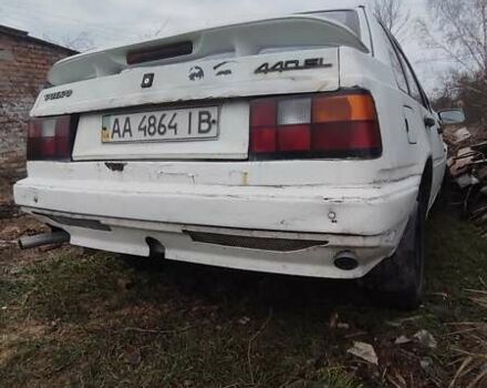 Белый Вольво 440, объемом двигателя 1.7 л и пробегом 395 тыс. км за 352 $, фото 7 на Automoto.ua