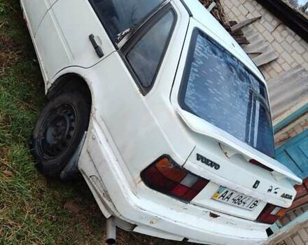 Белый Вольво 440, объемом двигателя 1.7 л и пробегом 395 тыс. км за 352 $, фото 1 на Automoto.ua