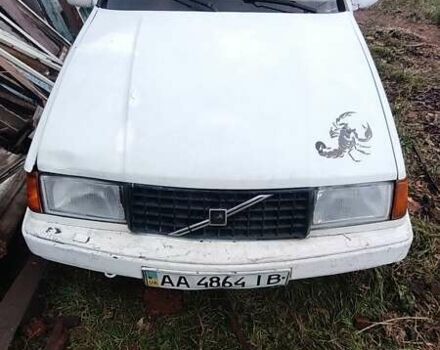 Белый Вольво 440, объемом двигателя 1.7 л и пробегом 395 тыс. км за 352 $, фото 5 на Automoto.ua