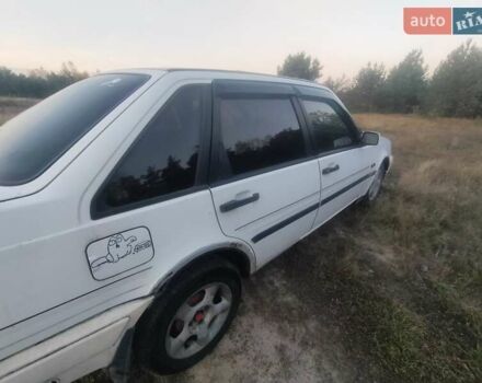 Белый Вольво 440, объемом двигателя 1.8 л и пробегом 272 тыс. км за 800 $, фото 14 на Automoto.ua