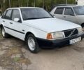 Білий Вольво 440, об'ємом двигуна 1.8 л та пробігом 100 тис. км за 651 $, фото 1 на Automoto.ua