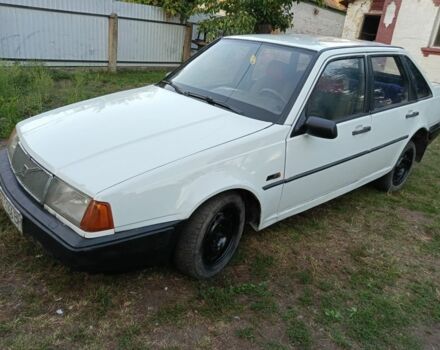 Белый Вольво 440, объемом двигателя 1.7 л и пробегом 120 тыс. км за 1138 $, фото 3 на Automoto.ua