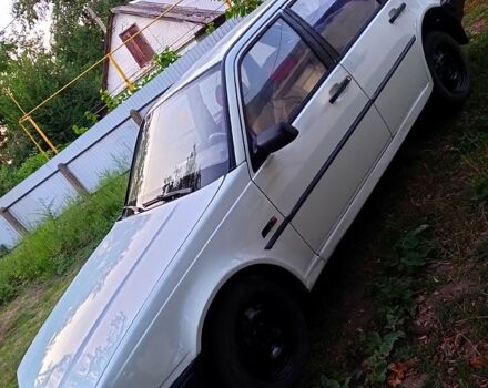 Белый Вольво 440, объемом двигателя 1.7 л и пробегом 100 тыс. км за 1200 $, фото 1 на Automoto.ua