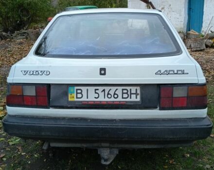 Белый Вольво 440, объемом двигателя 1.7 л и пробегом 250 тыс. км за 983 $, фото 3 на Automoto.ua