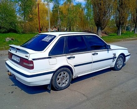Белый Вольво 440, объемом двигателя 1.7 л и пробегом 279 тыс. км за 1400 $, фото 1 на Automoto.ua