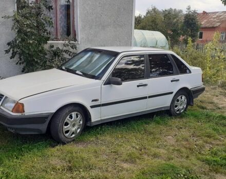 Белый Вольво 440, объемом двигателя 1.7 л и пробегом 170 тыс. км за 853 $, фото 1 на Automoto.ua