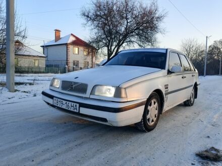 Белый Вольво 440, объемом двигателя 1.7 л и пробегом 234 тыс. км за 1400 $, фото 1 на Automoto.ua