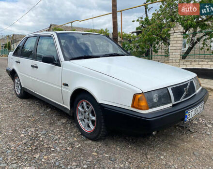 Білий Вольво 440, об'ємом двигуна 1.8 л та пробігом 400 тис. км за 1700 $, фото 1 на Automoto.ua