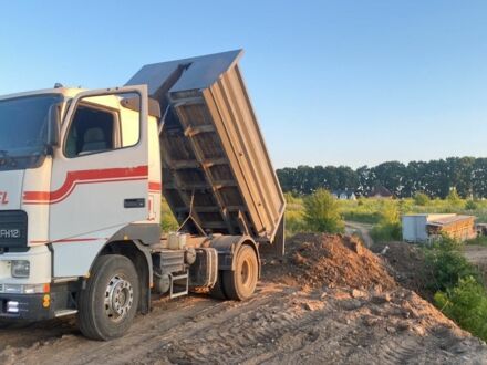 Вольво 440 1999 у Вінниці на Automoto.ua Білий Вольво 440, об'ємом двигуна 12.1 л та пробігом 735 тис. км за 14999 $, фото 1 на Automoto.ua