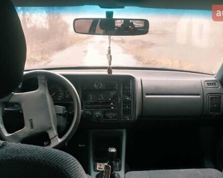 Черный Вольво 440, объемом двигателя 1.7 л и пробегом 200 тыс. км за 900 $, фото 2 на Automoto.ua