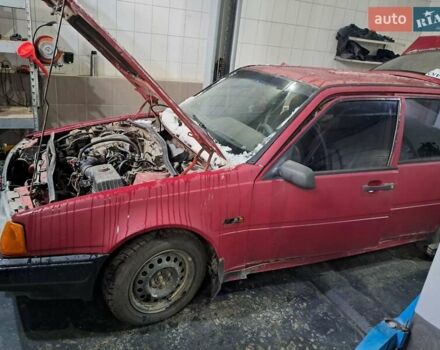 Красный Вольво 440, объемом двигателя 1.72 л и пробегом 357 тыс. км за 650 $, фото 2 на Automoto.ua
