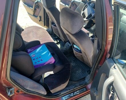 Красный Вольво 440, объемом двигателя 1.8 л и пробегом 263 тыс. км за 600 $, фото 7 на Automoto.ua