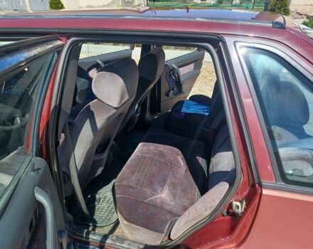 Красный Вольво 440, объемом двигателя 1.8 л и пробегом 263 тыс. км за 600 $, фото 5 на Automoto.ua