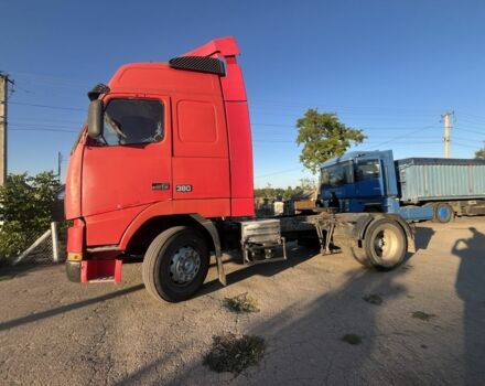 Красный Вольво 440, объемом двигателя 12.1 л и пробегом 999 тыс. км за 3900 $, фото 1 на Automoto.ua