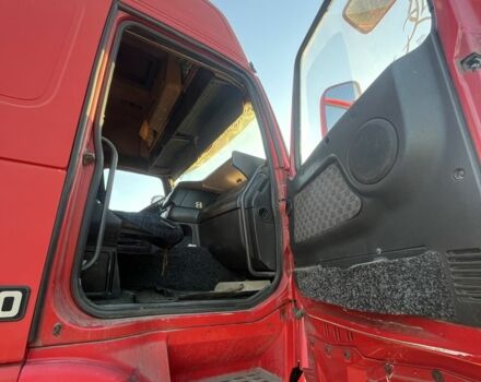 Красный Вольво 440, объемом двигателя 12.1 л и пробегом 999 тыс. км за 3900 $, фото 4 на Automoto.ua