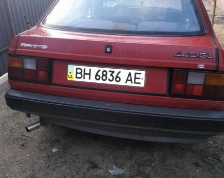 Красный Вольво 440, объемом двигателя 1.7 л и пробегом 250 тыс. км за 600 $, фото 1 на Automoto.ua