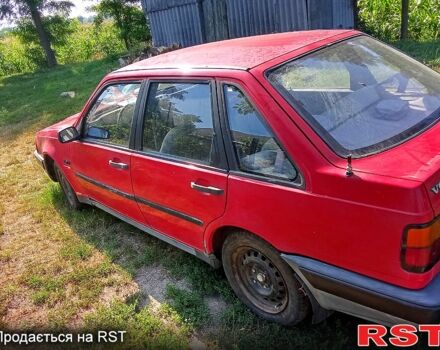 Червоний Вольво 440, об'ємом двигуна 1.7 л та пробігом 200 тис. км за 500 $, фото 4 на Automoto.ua