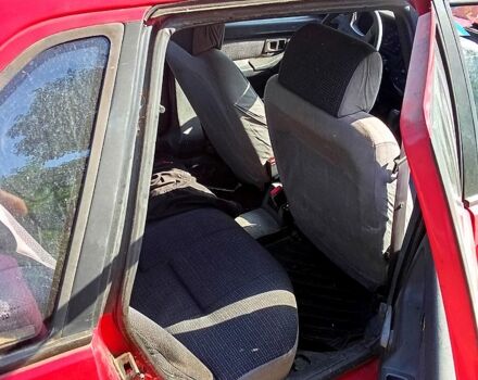 Червоний Вольво 440, об'ємом двигуна 1.7 л та пробігом 200 тис. км за 500 $, фото 2 на Automoto.ua