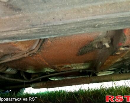 Червоний Вольво 440, об'ємом двигуна 1.7 л та пробігом 200 тис. км за 500 $, фото 1 на Automoto.ua