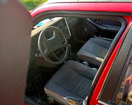 Червоний Вольво 440, об'ємом двигуна 1.7 л та пробігом 200 тис. км за 500 $, фото 5 на Automoto.ua