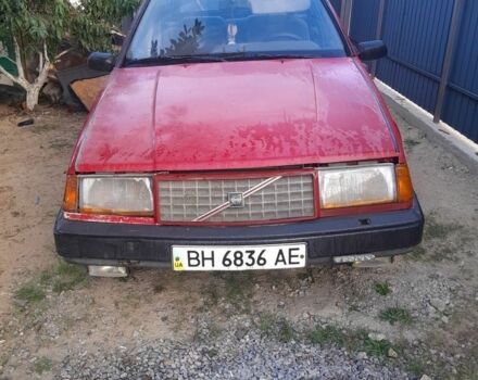 Красный Вольво 440, объемом двигателя 1.7 л и пробегом 250 тыс. км за 600 $, фото 1 на Automoto.ua