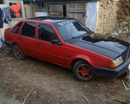 Красный Вольво 440, объемом двигателя 1.7 л и пробегом 400 тыс. км за 1600 $, фото 1 на Automoto.ua