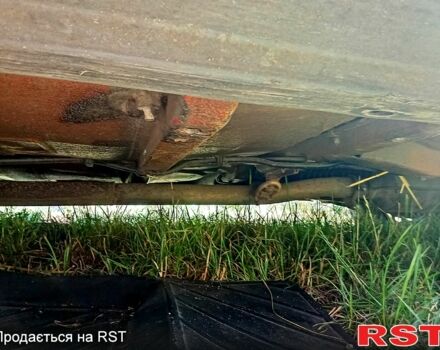 Червоний Вольво 440, об'ємом двигуна 1.7 л та пробігом 200 тис. км за 500 $, фото 1 на Automoto.ua