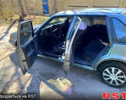 Серый Вольво 440, объемом двигателя 1.8 л и пробегом 0 тыс. км за 720 $, фото 10 на Automoto.ua